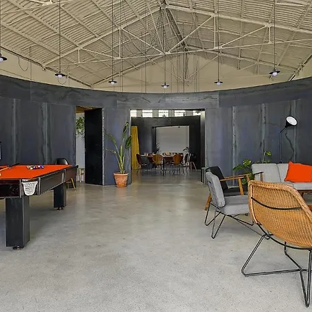 Apartment Plum Guide - Top Gun Lisbon