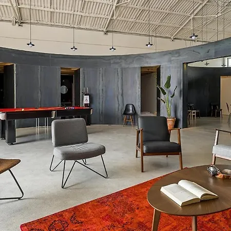 Apartment Plum Guide - Top Gun Lisbon