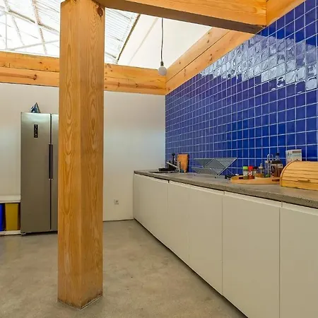 Apartment Plum Guide - Top Gun Lisbon